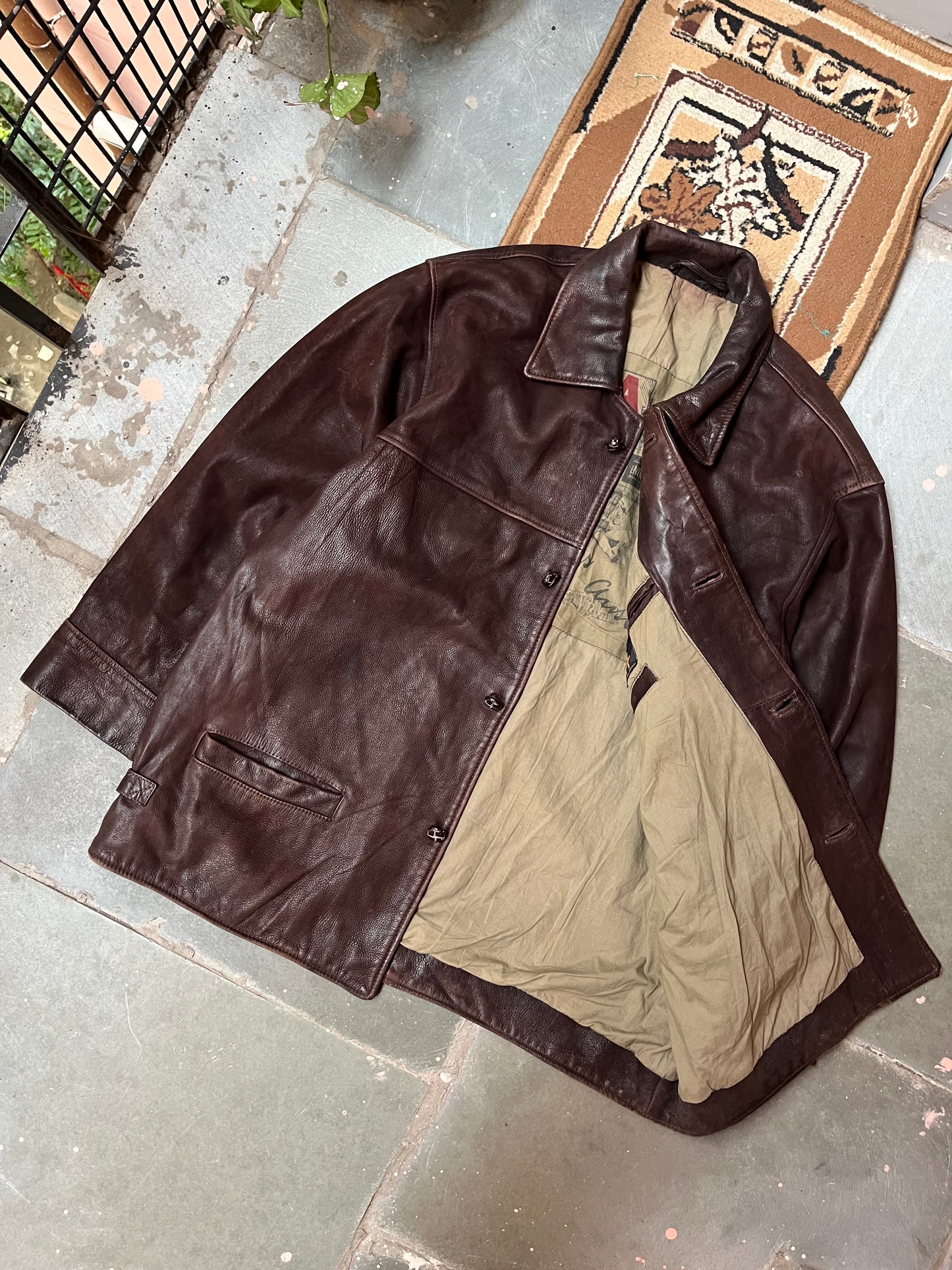 Vintage Leather Jacket (Baggy Fit)
